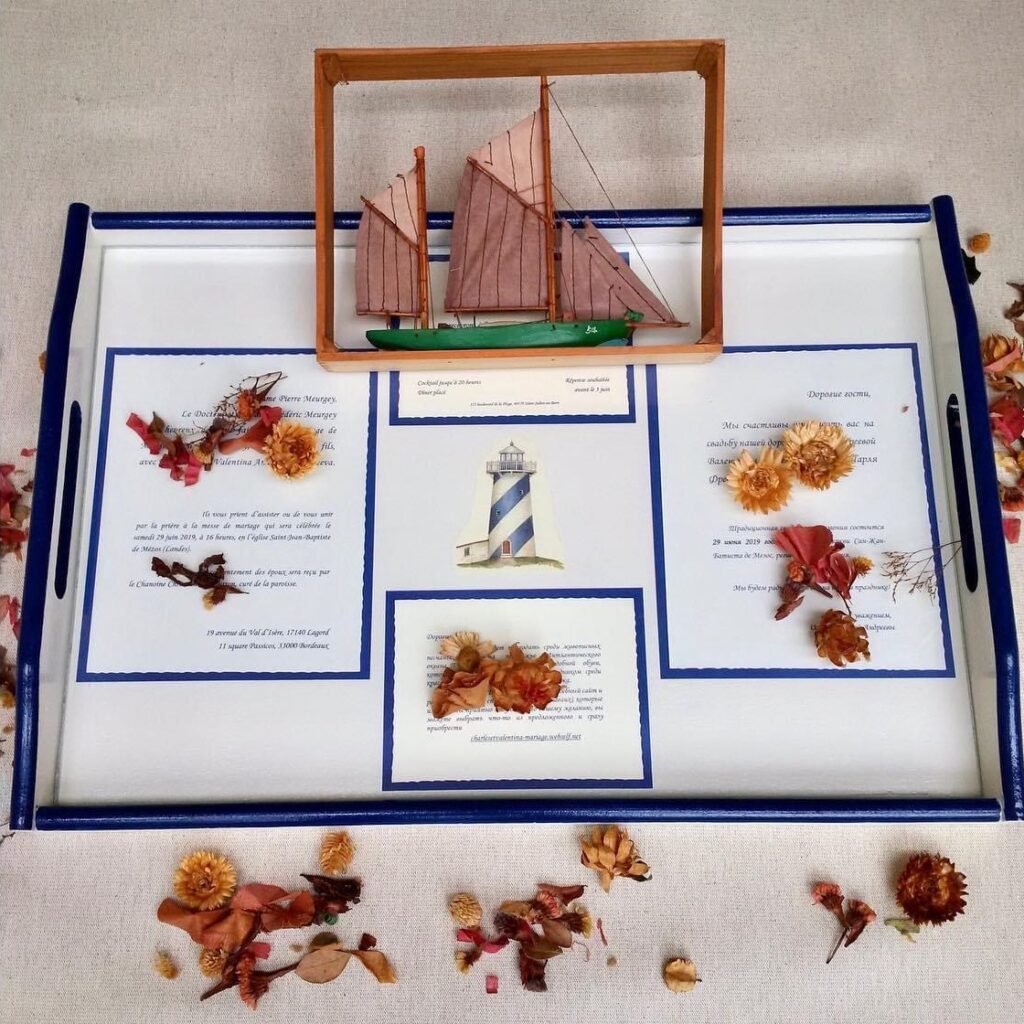 plateau-bleu-avec-phare